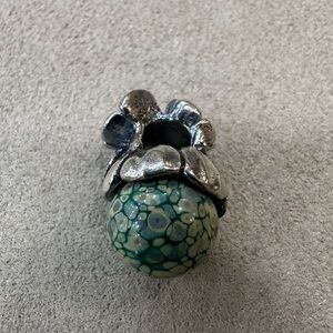 Authentic Trollbead - 

FORGET-ME-NOT TASSEL Bead